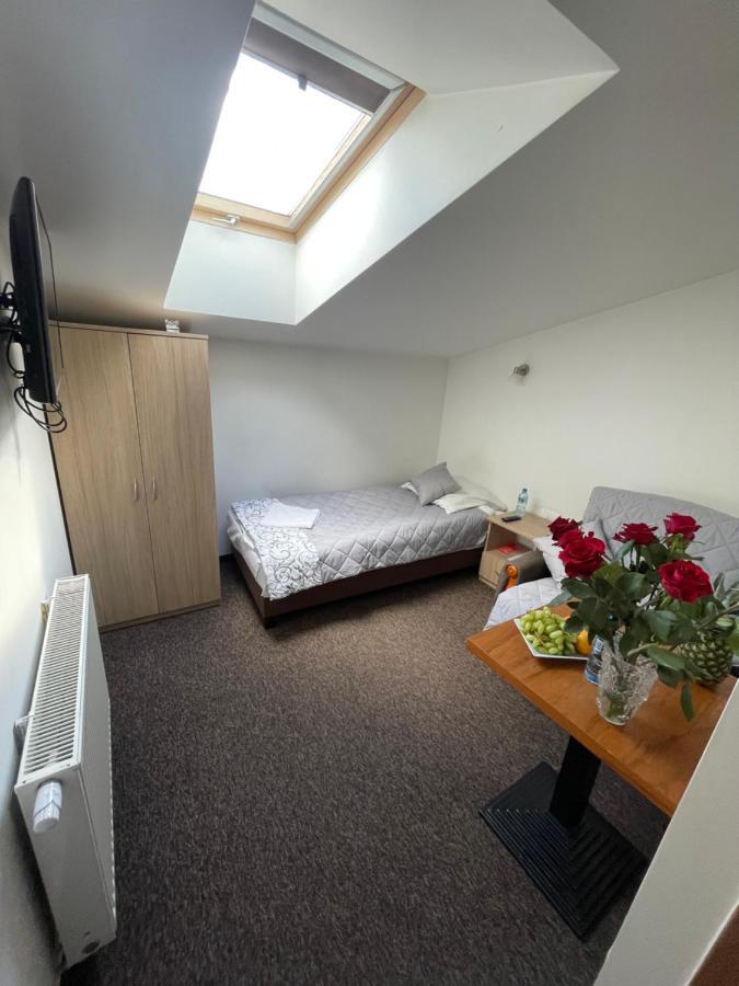 Hotelik Gold Raszyn Exterior photo