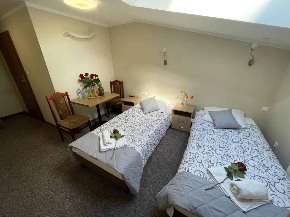 Hotelik Gold Raszyn Exterior photo